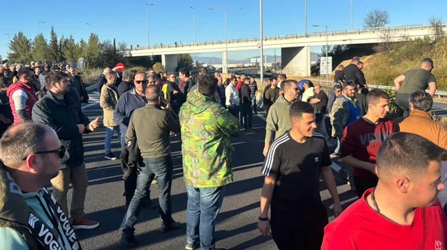 Fermerët në Greqi përshkallëzojnë protestat, çfarë përfshijnë kërkesat e  tyre - infowebtv.com