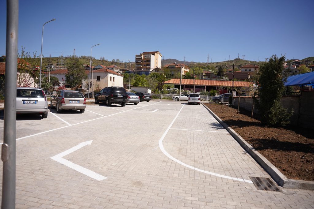 bashkia-librazhd-investon-per-parkimin-40-vendesh-te-parku-i-qershive